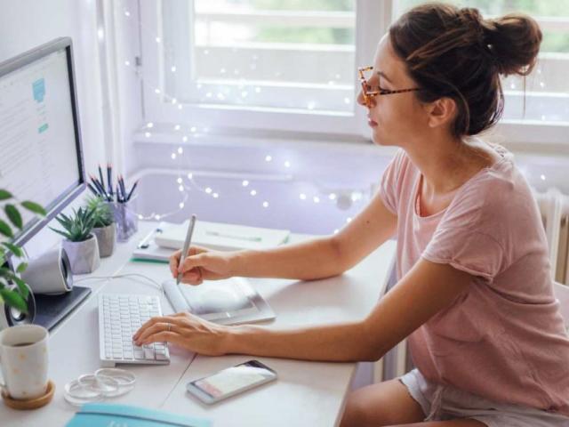 Instructional distance education 